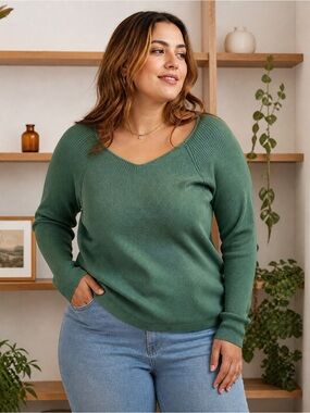 Primark Ribbed V-Neck Sweater in Green runs like a a XL